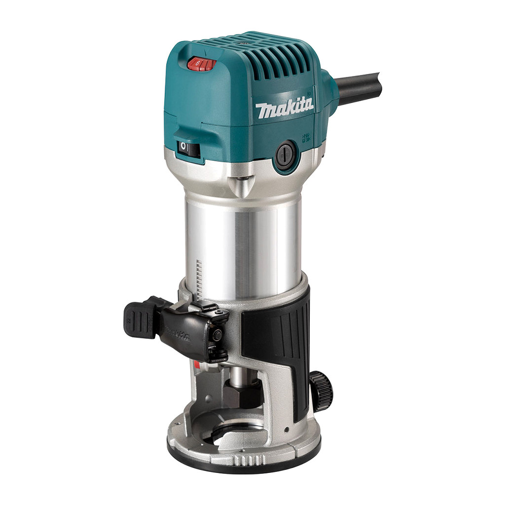 Makita RT0702CX2J - JEDNORUČNÁ FRÉZA